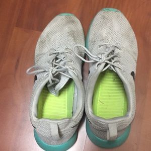 Nike Roshes